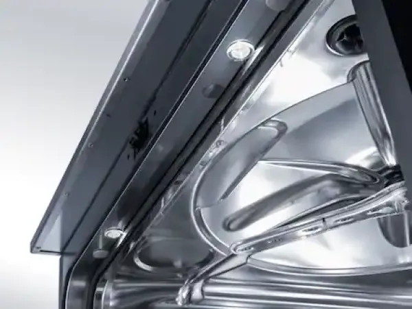 Spülraumbeleuchtung © Miele Professional